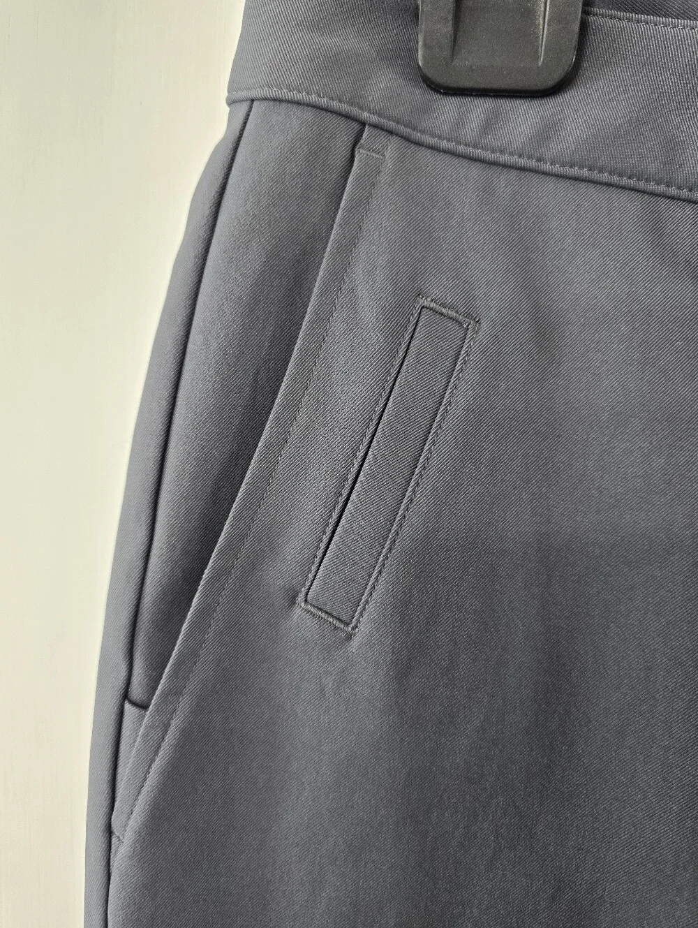 Vuori Cascade Tech Chino Pants Athletic Slim Fit In Charcoal Style V247 Size 34